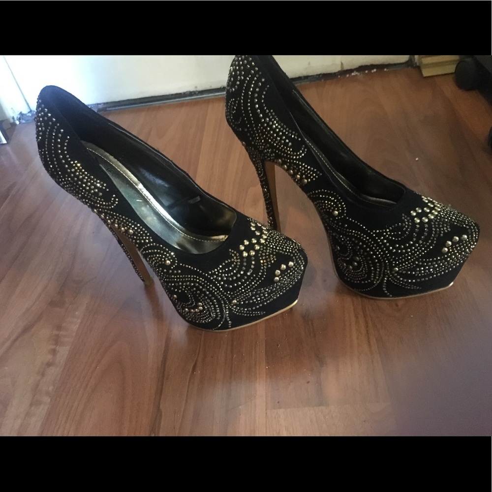 Shoes size  8 new